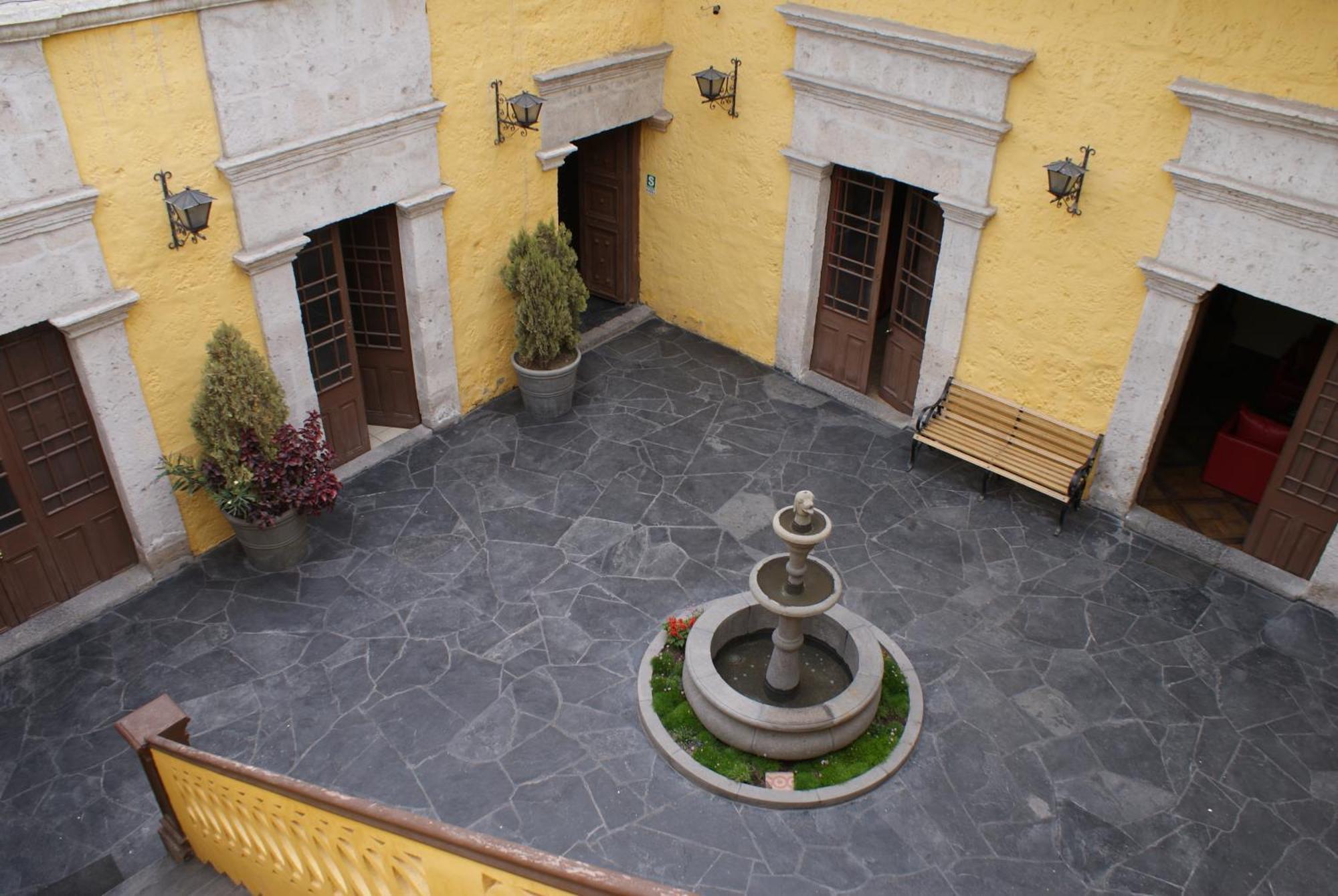 Flying Dog Hostel Arequipa Exterior photo