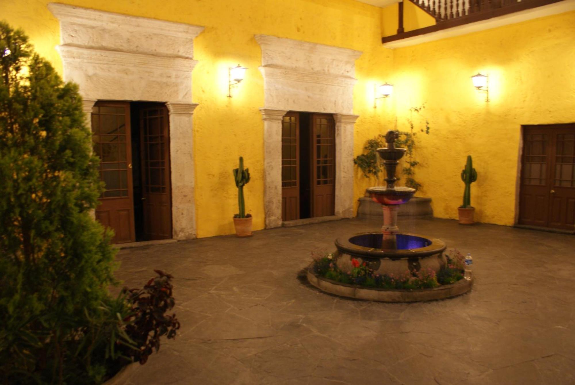 Flying Dog Hostel Arequipa Exterior photo