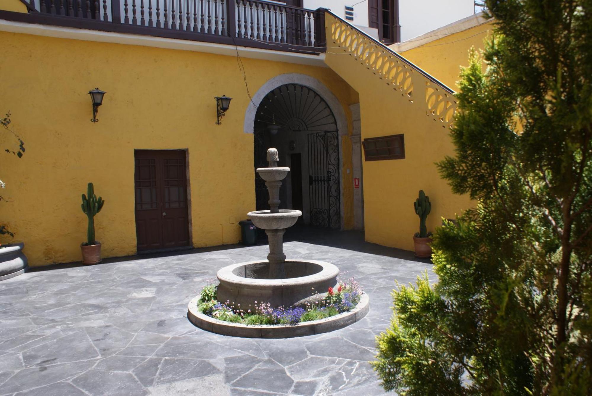 Flying Dog Hostel Arequipa Exterior photo